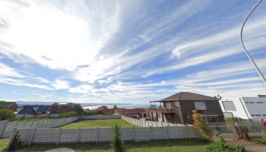  Bedroom Property for Sale in Wavecrest Eastern Cape